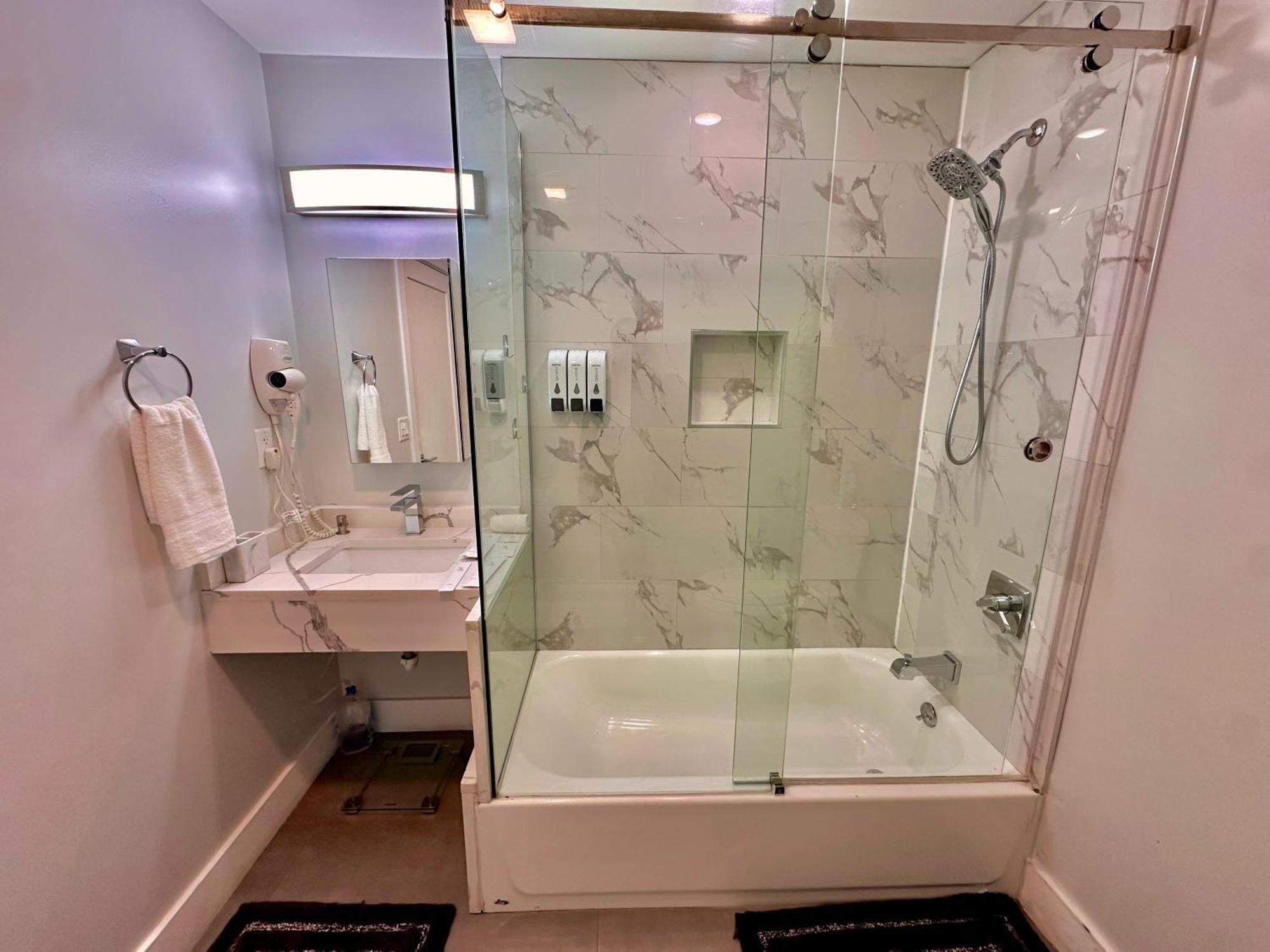 The Modern Suite - 2Br Close To Nyc Paterson Buitenkant foto